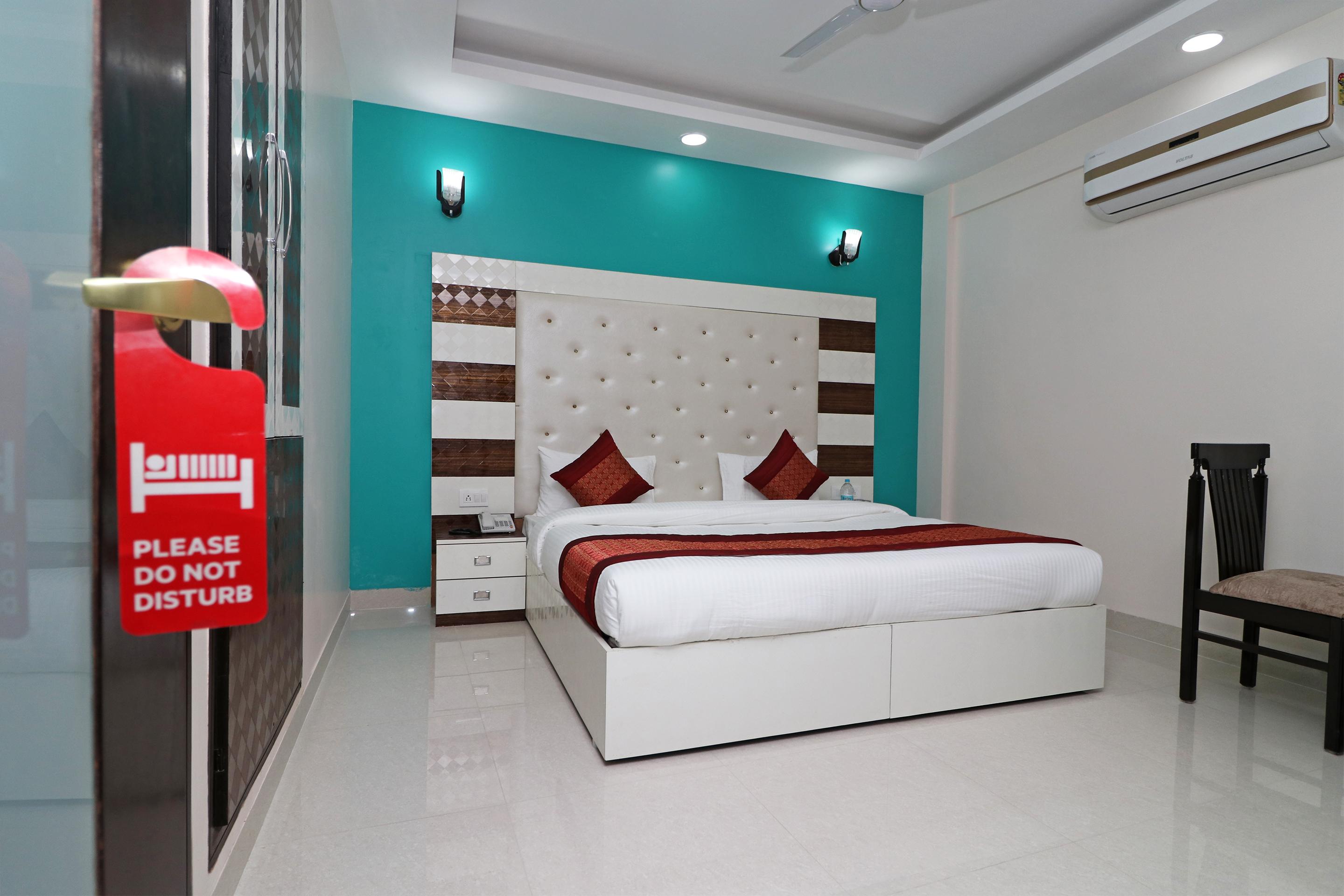 Oyo 12675 Hotel Star Inn Yeni Delhi Dış mekan fotoğraf