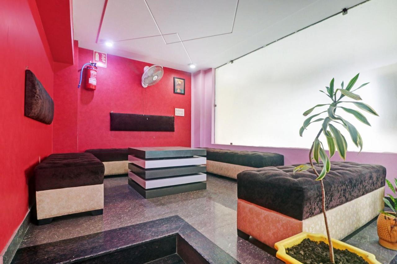 Oyo 12675 Hotel Star Inn Yeni Delhi Dış mekan fotoğraf